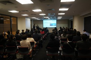 若手社員によるプレゼンテーション